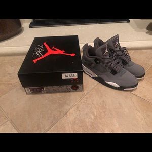 Jordan 4’s cool greys